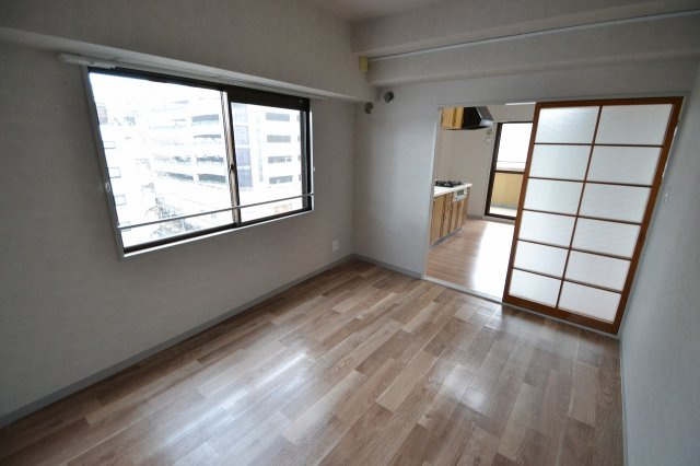 コスモピア舟入本町の居間・リビング