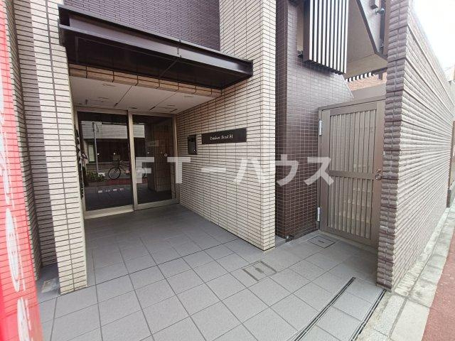 プライムアーバン津田沼のエントランス