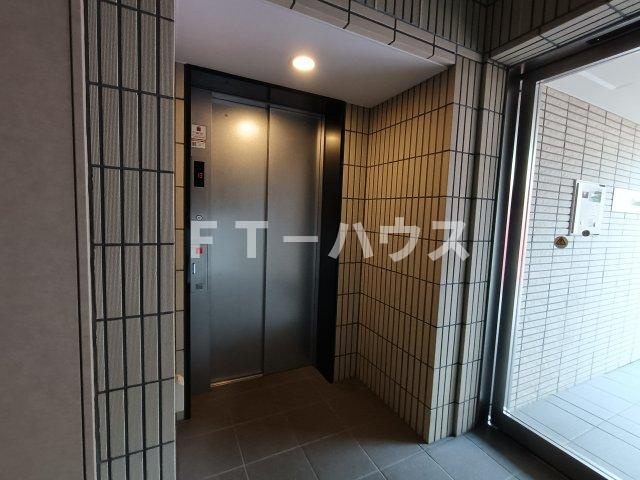 プライムアーバン津田沼の玄関