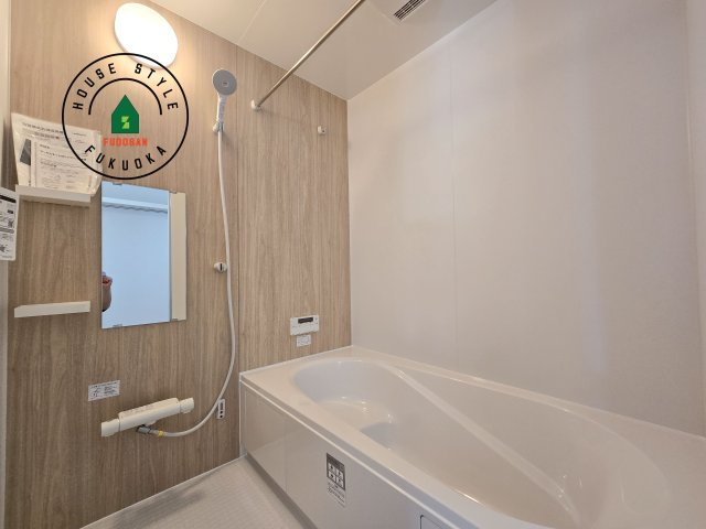 大野城市南ヶ丘6丁目第3-4棟（3号棟）の浴室|1日の疲れを癒してくれる広々バスルーム。雨の日のお洗濯にも大活躍な浴室乾燥機付です！