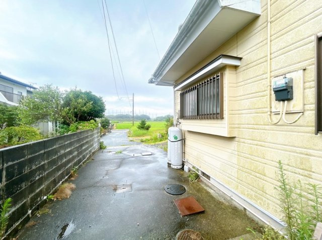 北茨城市中郷町足洗　中古戸建の駐車場