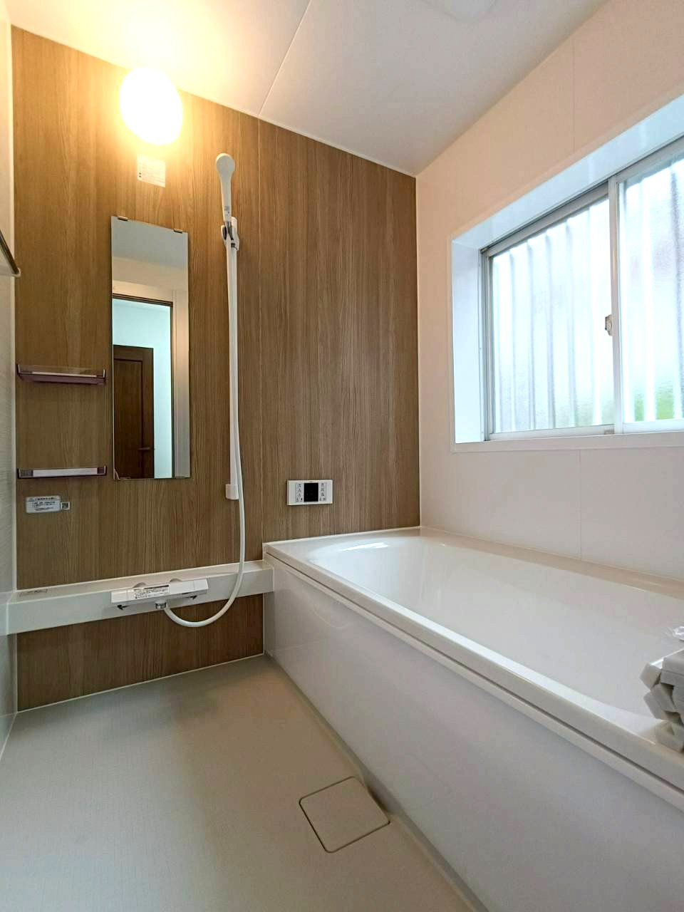 北葛飾郡松伏町　大字松伏　　中古戸建の浴室|一日の疲れを癒せるゆったりサイズのバスルーム。心も体もリフレッシュできます。