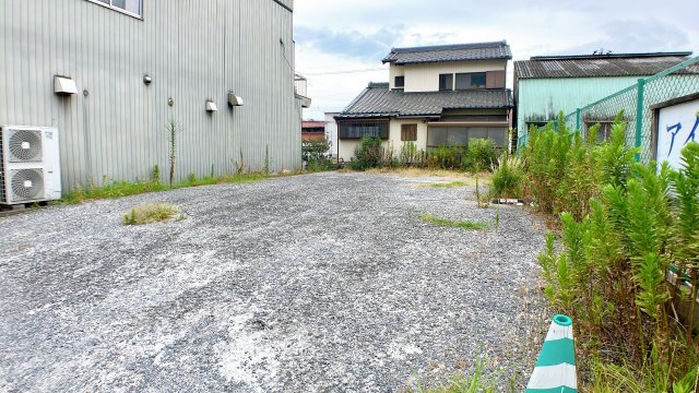 東洋町2丁目貸店舗の駐車場