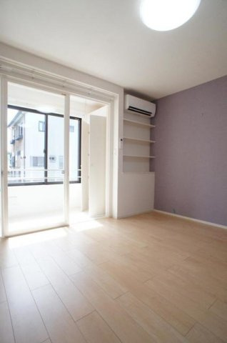 フォンテーヌ・ド・ソレイユの居間・リビング