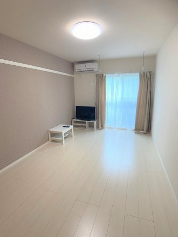 【居間・リビング】 | クレイノミソラⅡ | 設備・仕様は号室により異なる為、現況を優先致します。