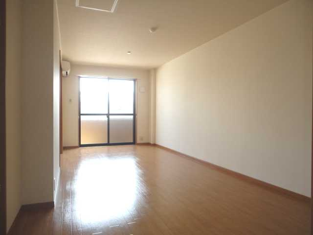 【居間・リビング】 | コンフォートヒルズ | 広々ＬＤＫ