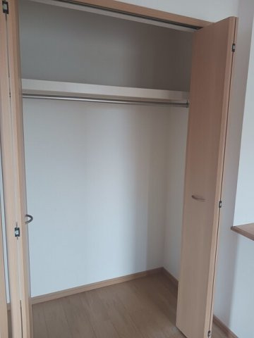 カロスアンセ弐番館の収納
