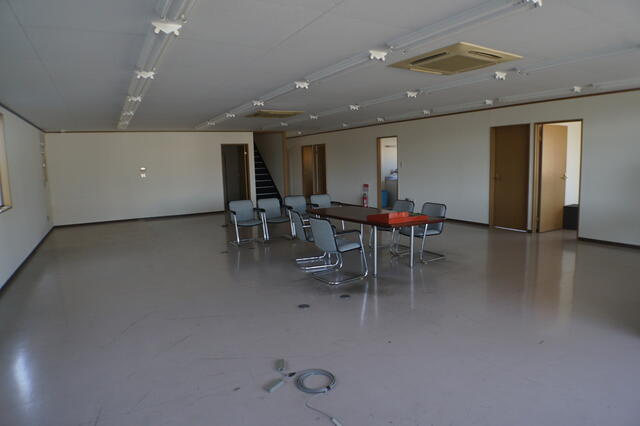 惣社町事務所のロビー