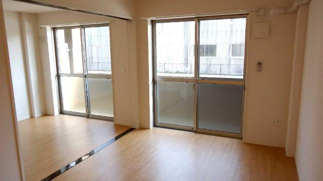 【内装】 | Ｖｉｖｒｅ高田 | 南洋室・リビング