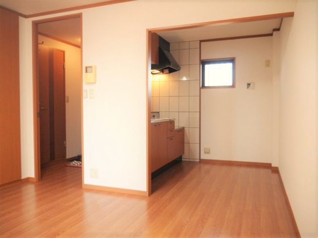 【居間・リビング】 | サニープレイスＡ | 玄関です