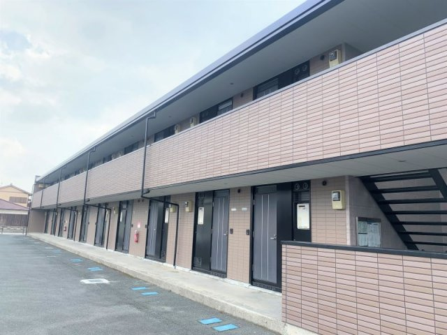 レオパレススリーアーチの外観