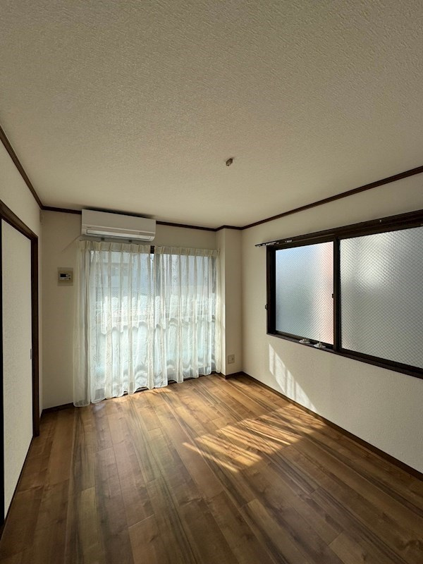 ハイツLの居間・リビング