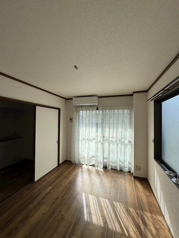 ハイツLの居間・リビング