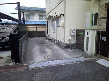 広島市佐伯区坪井２丁目　中古一戸建ての駐車場
