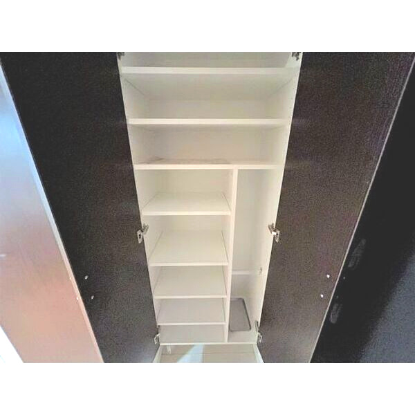 パークフラッツ江坂の収納