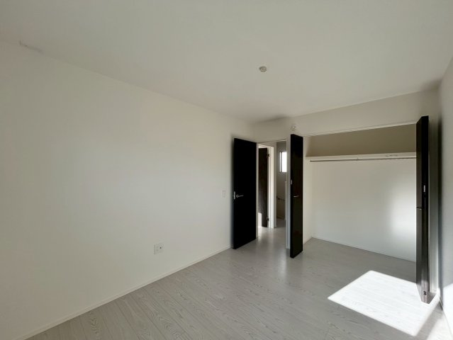 ーBloomーブルームー小倉北区三郎丸3丁目2期　【小倉北区　新築戸建て】の洋室|2階6帖洋室はクローゼット完備♪　【小倉北区　新築戸建て】