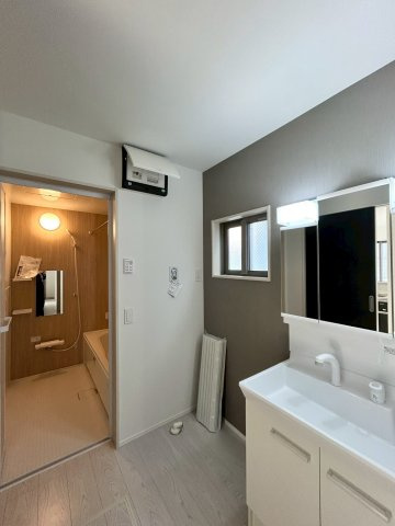 ーBloomーブルームー小倉北区三郎丸3丁目2期　【小倉北区　新築戸建て】の独立洗面台|ちょうどいい広さの洗面脱衣室♪　　【小倉北区　新築戸建て】