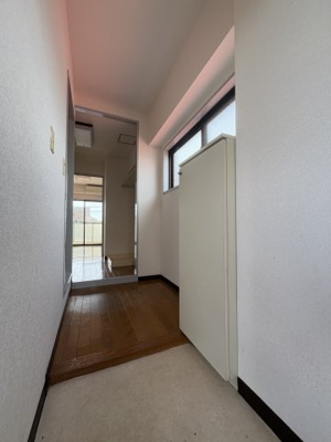 【内装】 | コスモ佐野第2 | コスモ佐野第2　玄関前