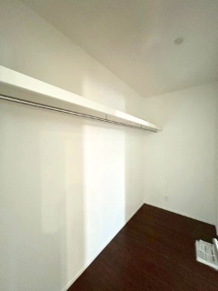 ーAdoble＋アドブルー小倉北区三郎丸3丁目2期　【小倉北区　新築戸建て】の収納|1階には家族の物をまとめて収納できるファミリークローゼット完備♪【小倉北区　新築戸建て】