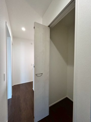 ーAdoble＋アドブルー小倉北区三郎丸3丁目2期　【小倉北区　新築戸建て】の収納|2階通路にも便利な収納♪　【小倉北区　新築戸建て】