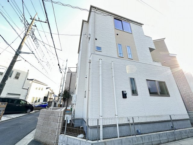 【外観】 | 志木市本町3丁目　新築一戸建住宅　全2棟　(志木本店) | 現地（2026年1月）撮影
共有部にダストボックスがあり、暮らしに便利です。