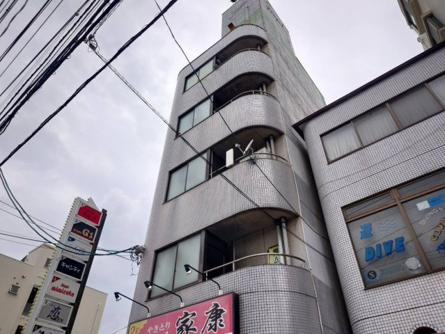 Stage1ビルの外観