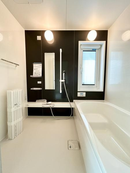 丸亀市中津町　リフォーム戸建の浴室|浴室は、ハウステック製の新品のユニットバスに交換しました。サイズは1620になっておりますので、広々と入ることができます。