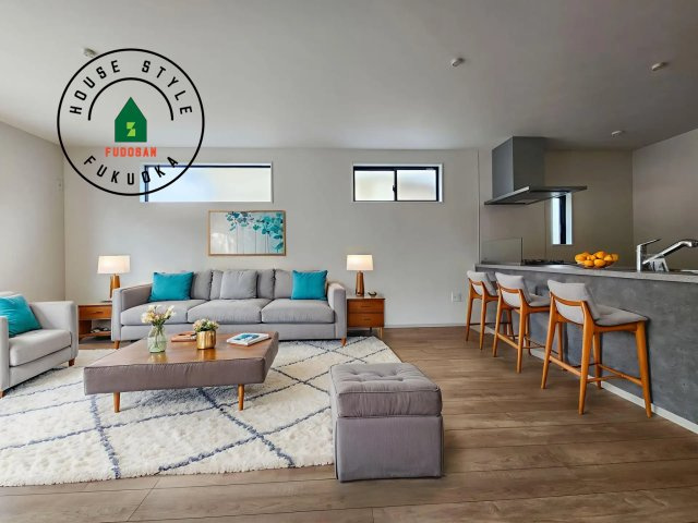 福岡市南区皿山1丁目第5-1棟（1号棟）の居間・リビング|明るく開放的なリビングダイニングは豊かな陽光が注ぎ込み、やすらぎの空間を演出してくれます。ご家族で楽しいひとときをお過ごし下さい。※家具はCGを合成したものです。