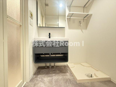 【洗面所】 | セレニテフラン谷町四丁目 | コンパクトで使いやすい洗面所