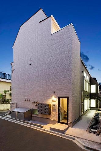 ジリオロッソ東新宿