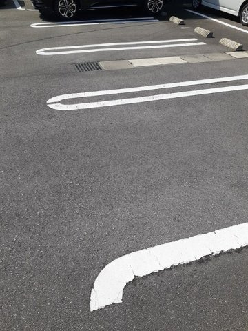 エヴェリーナⅢの駐車場|駐車スペースもあります