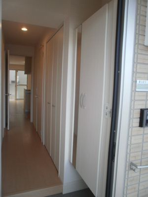 【玄関】 | D-room内原 B棟