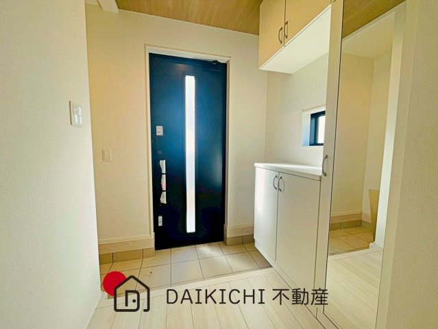 【玄関】 | 川島町伊草2期　GRAFARE　新築戸建　全8棟　2号棟