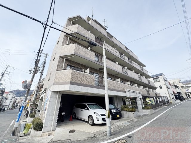 ワコーレ六甲アーベインの外観