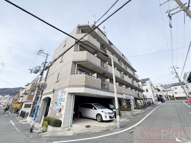 ワコーレ六甲アーベインの外観