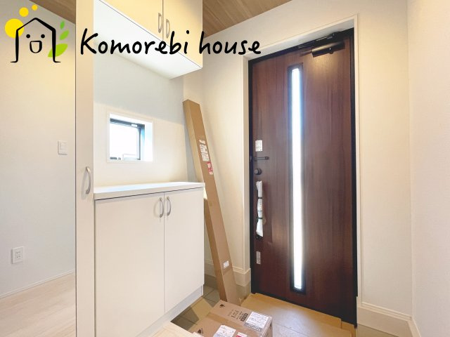 川島町伊草　2期　新築一戸建て　グラファーレ　04の玄関|玄関です