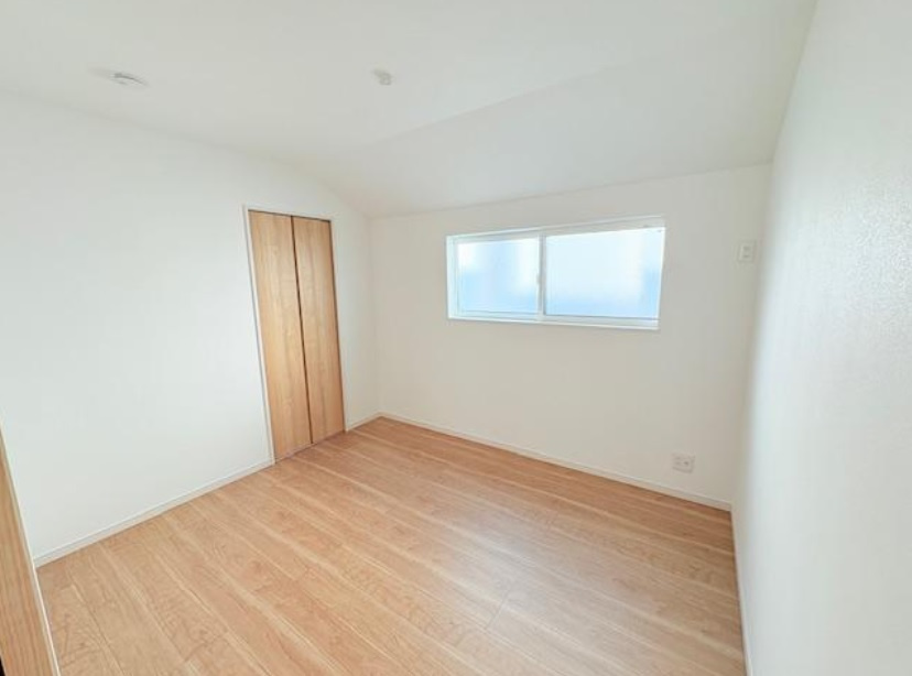 神戸市垂水区星陵台　新築戸建ての洋室