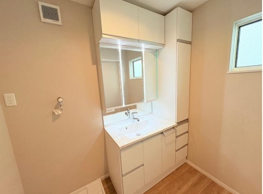 神戸市垂水区星陵台　新築戸建ての独立洗面台