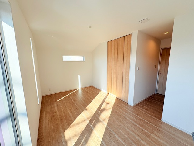 神戸市垂水区星陵台　新築戸建ての洋室