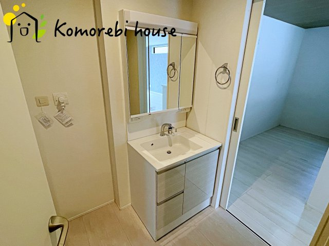 川島町伊草　2期　新築一戸建て　グラファーレ　03の独立洗面台|11/13　撮影済み