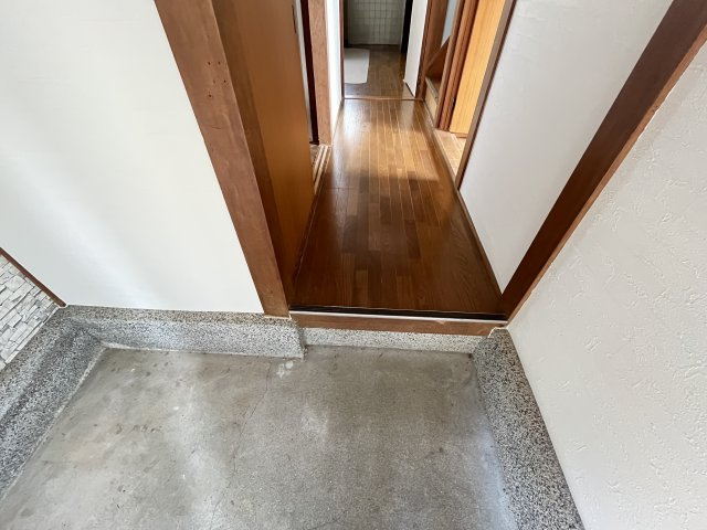 大美野戸建の玄関