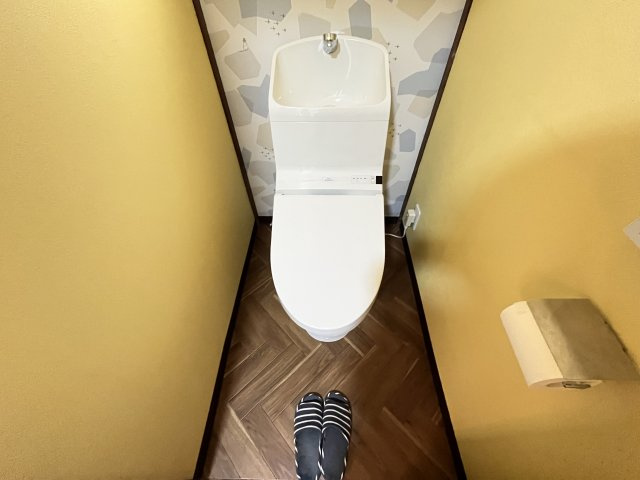 大美野戸建のトイレ