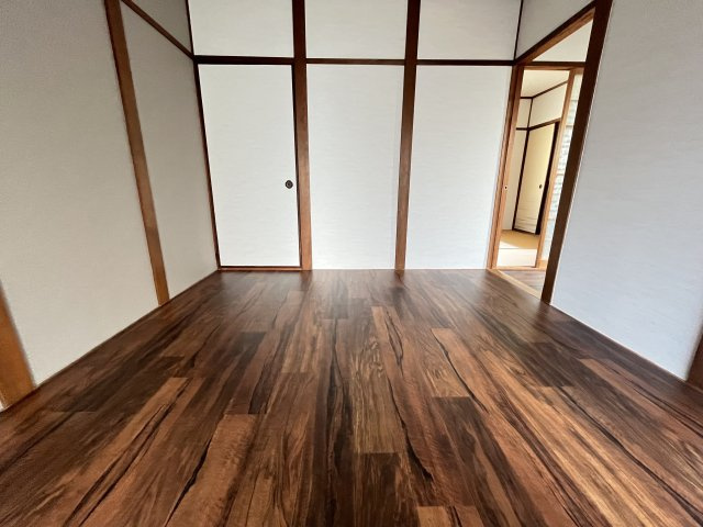 大美野戸建の洋室