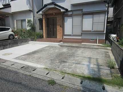 広島市東区中山上２丁目 　中古一戸建ての駐車場