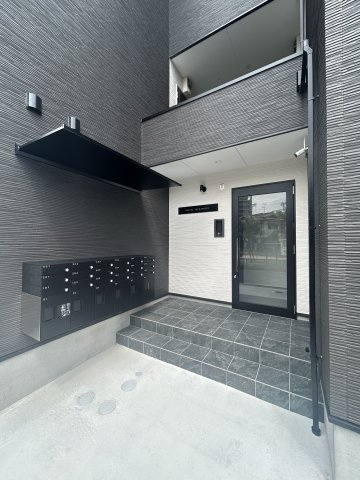 大阪市西淀川区歌島１丁目のハイツのエントランス