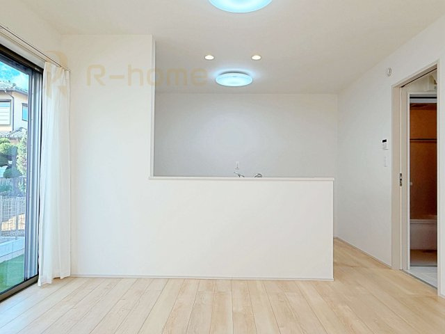 土浦市烏山4丁目　新築戸建て　D号棟のキッチン|対面式で会話をしながら家事ができます♪