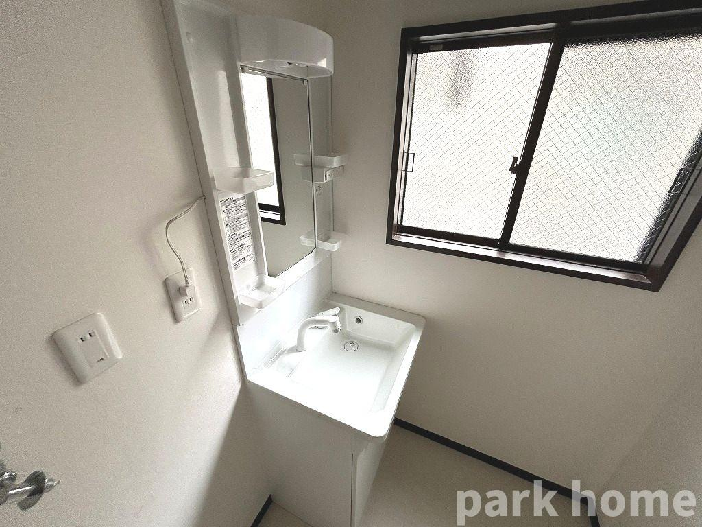 ファミリーメゾン池上 A棟の独立洗面台