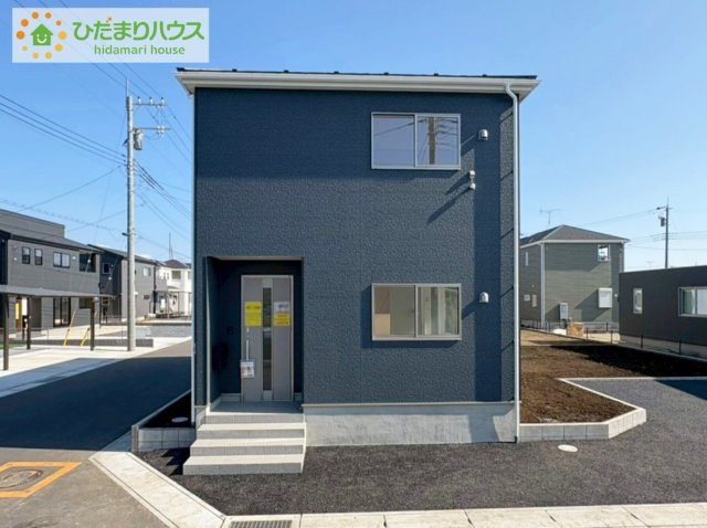 常陸大宮市石沢第4　新築戸建　1号棟の外観|優しい色合いのコントラストが印象的な外観になっております