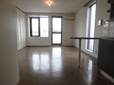 【居間・リビング】 | yamatochi甲風園 | 十分な広さです。