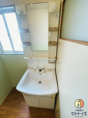 ドミールあざみの独立洗面台